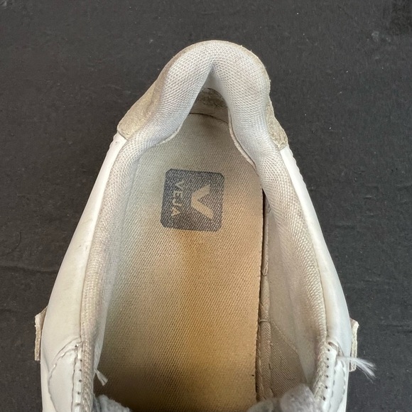 Veja Sneakers Womens Size 8 White and Cream with Logo - Picture 6 of 7